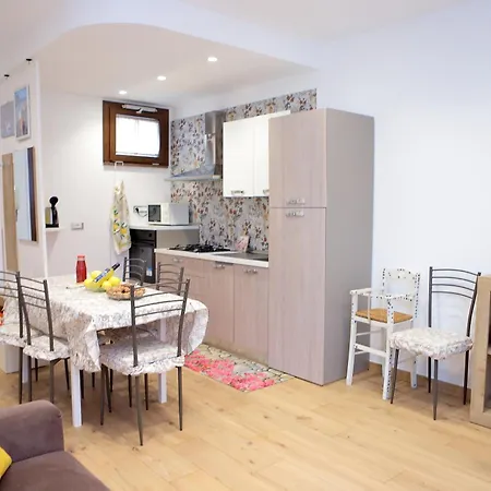 Apartament Rosa's House - Casa Vicina Al Mare Vico Equense